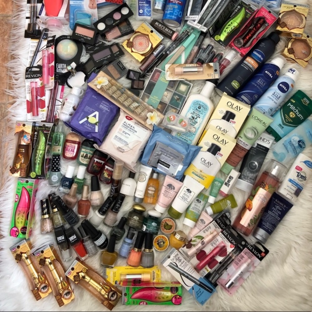 Mystery Beauty Box 5 / $20 - Picture 1 of 4
